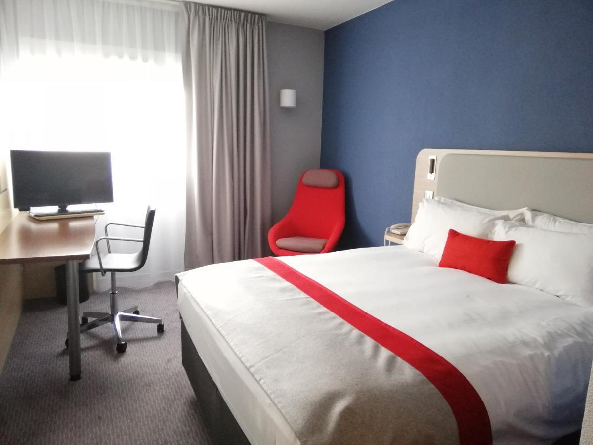 Holiday Inn Express Grenoble-Bernin Екстер'єр фото
